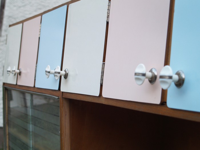 Vintage Schrank rosa
