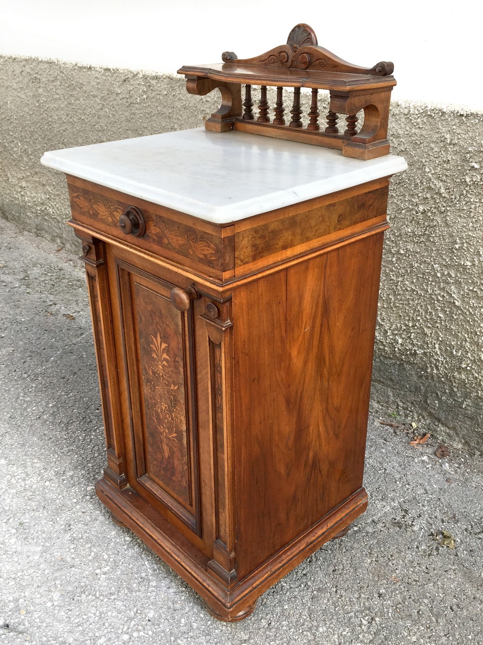 Nachtschrank antik Marmor Nuss Intarsien
