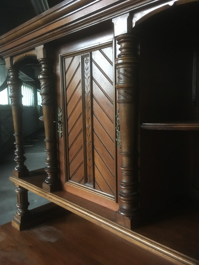 Aufsatzschrank Historismus