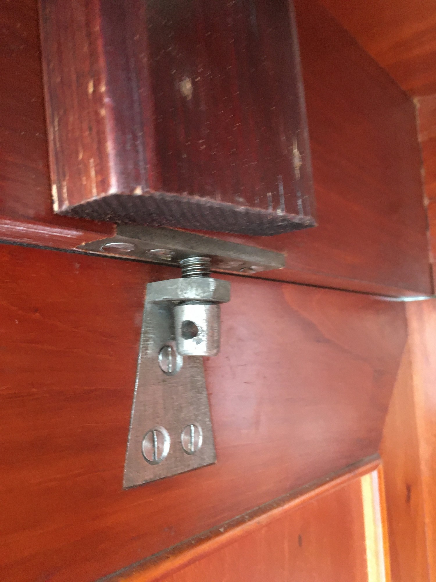 Historismus Schrank Kleiderschrank antik beschnitzt Wiener Pfeifenbarock
