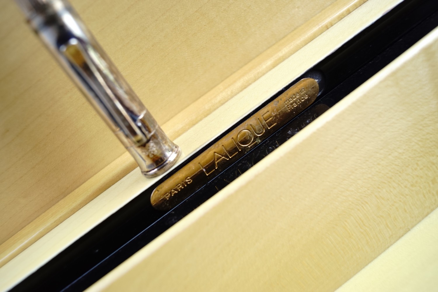 Schmuckbox Lalique Madison Black Lacquered Box masque de femme