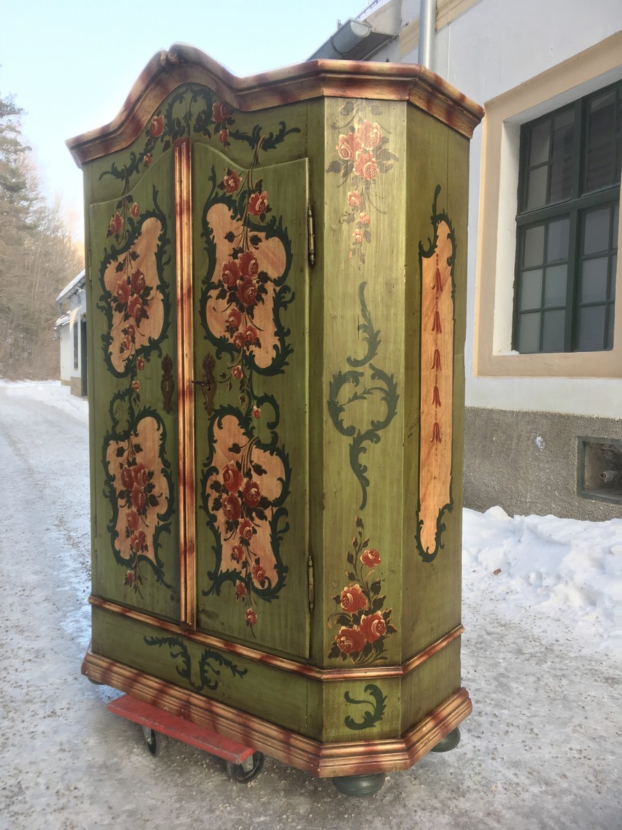 Bauernschrank antik