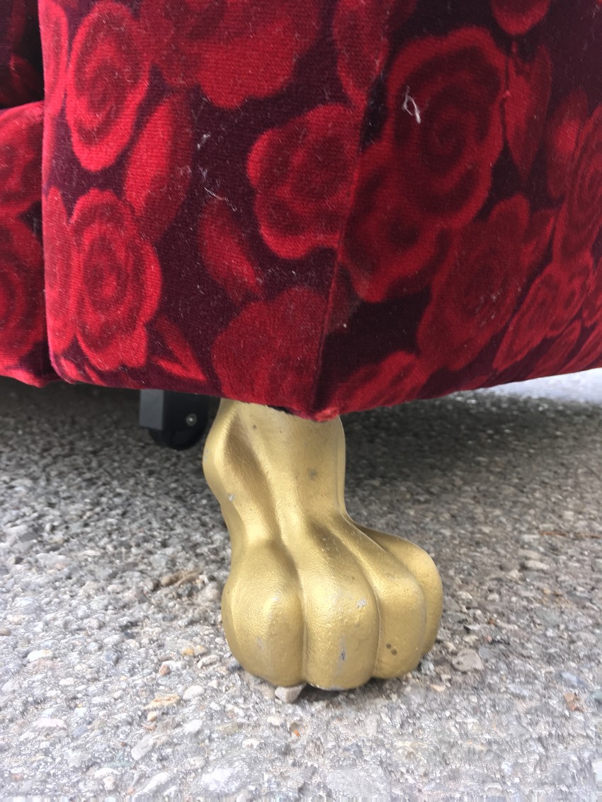 Sofa Rosenstoff Bretz Tatzenfüße gold