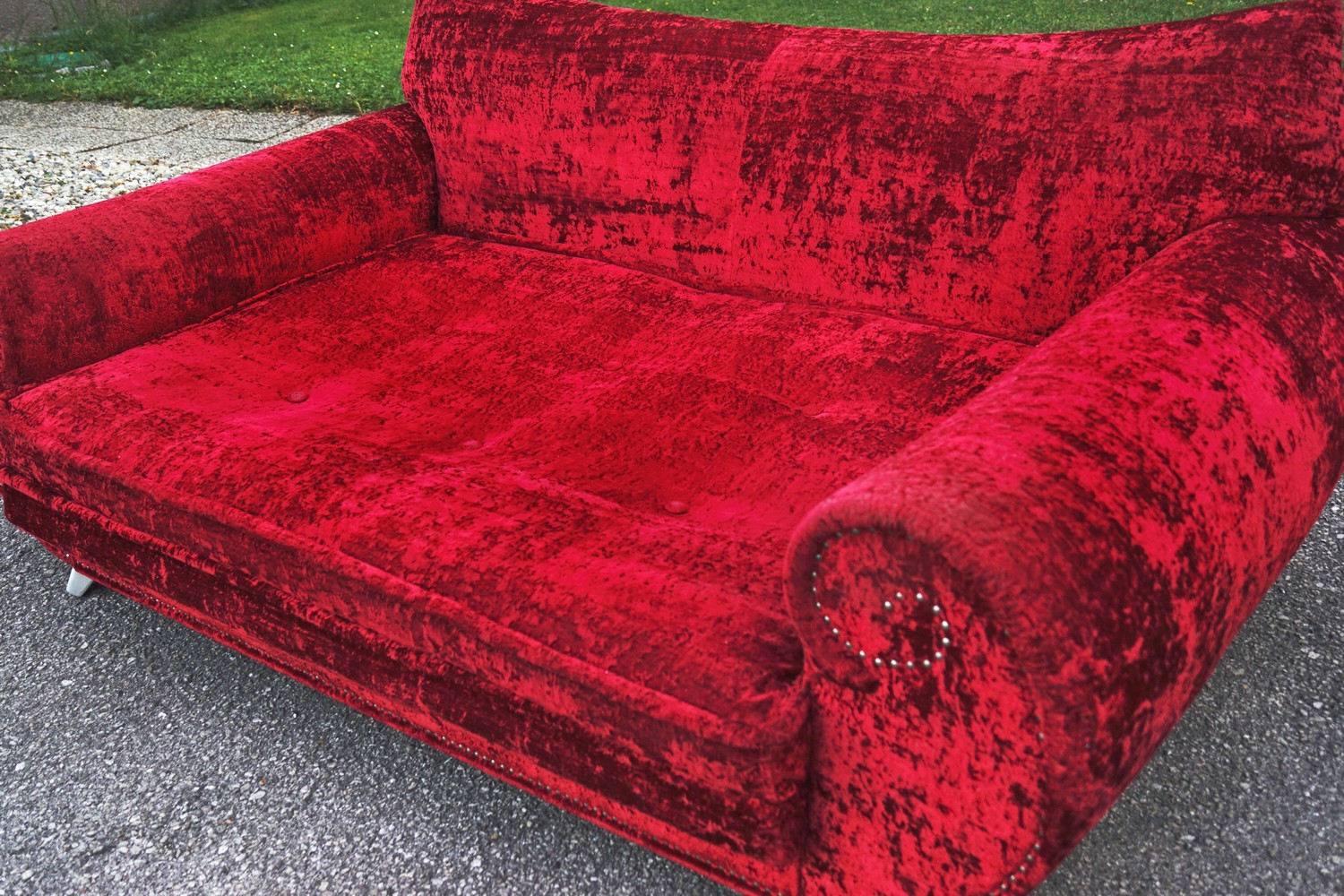 Bretz Gaudi Sofa rot ausziehbar Bettsofa Design Goethes GAlerie