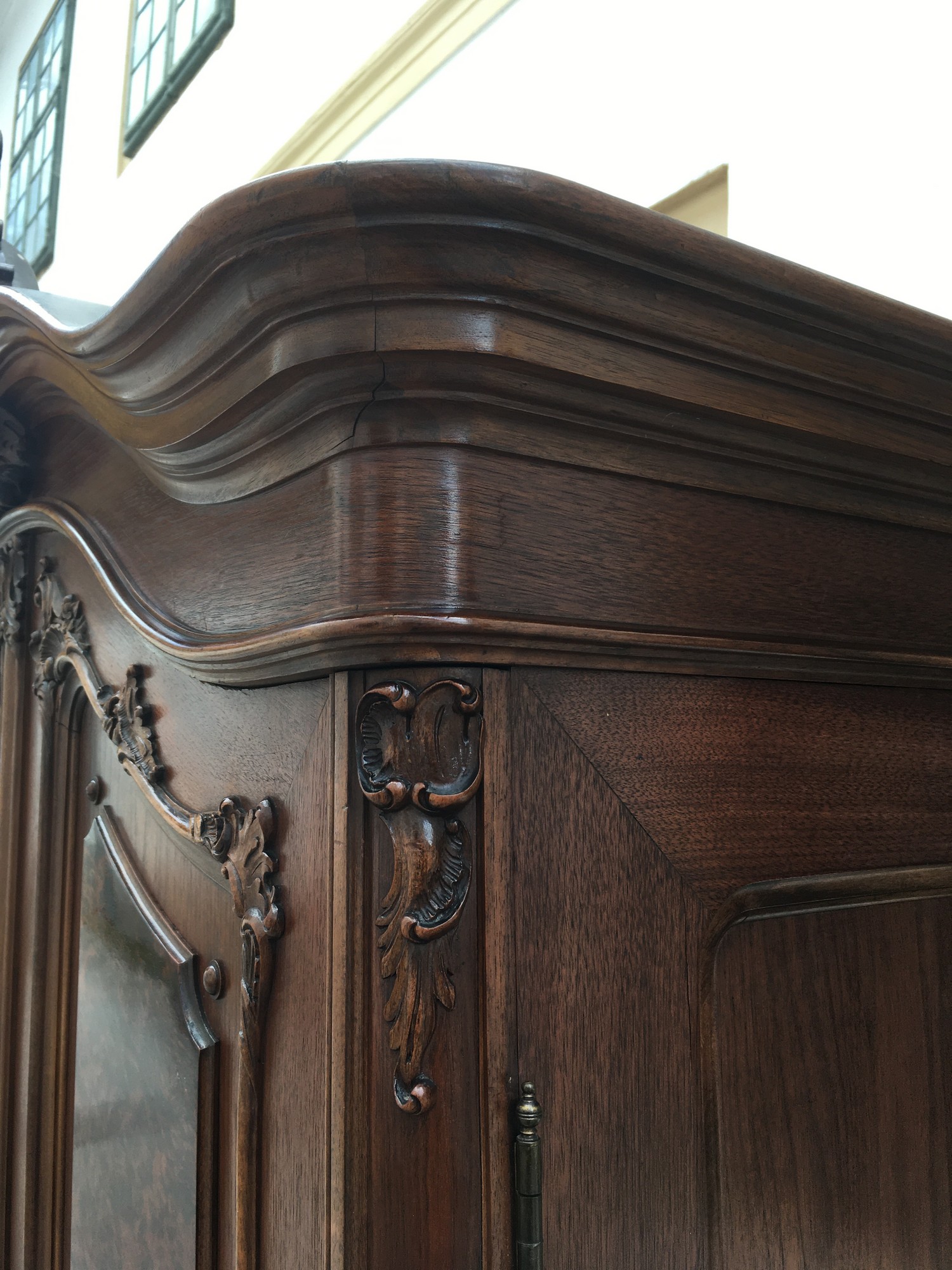Historismus Schrank Kleiderschrank antik beschnitzt Wiener Pfeifenbarock
