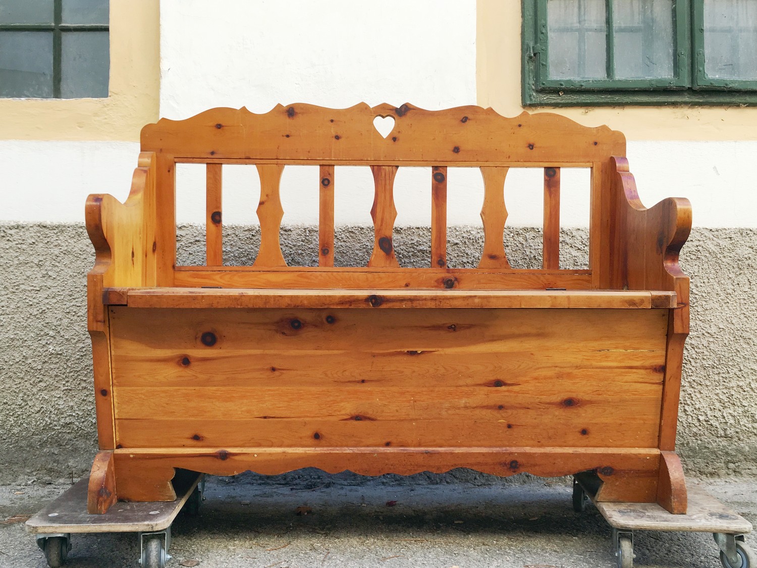 Sitztruhenbank Zirbenmassivholz Bauernmöbel Sitzbank