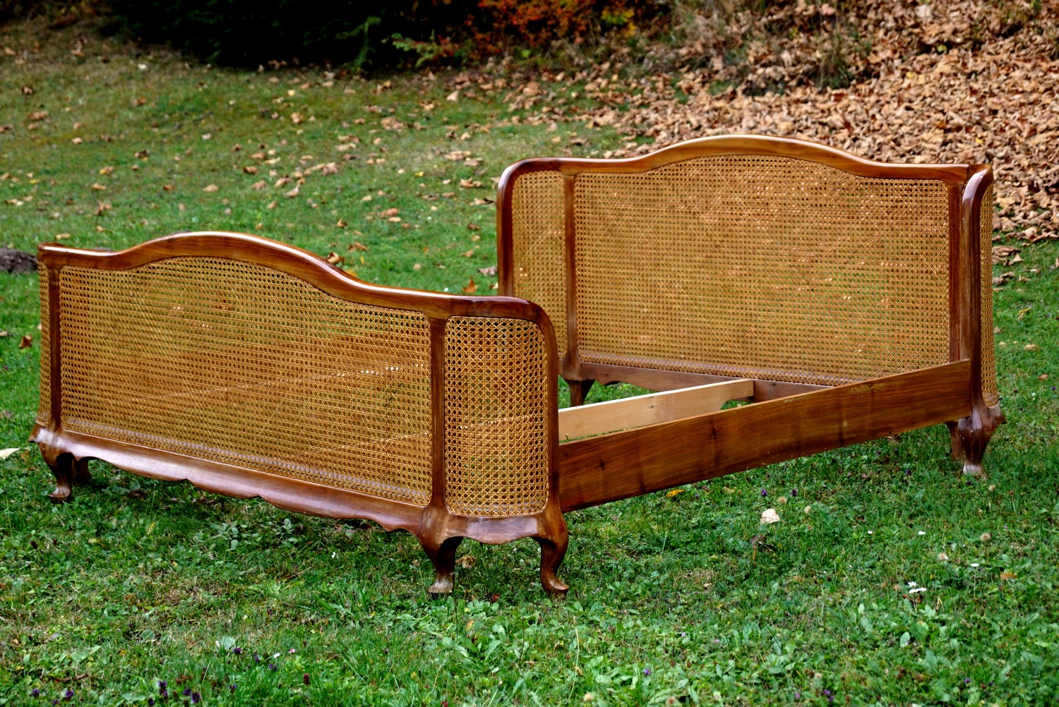Doppelbett Chippendale antik Barockstil Vollholz Nuss Buche Möbel Wiener Geflecht Antiquität Goethes Galerie
