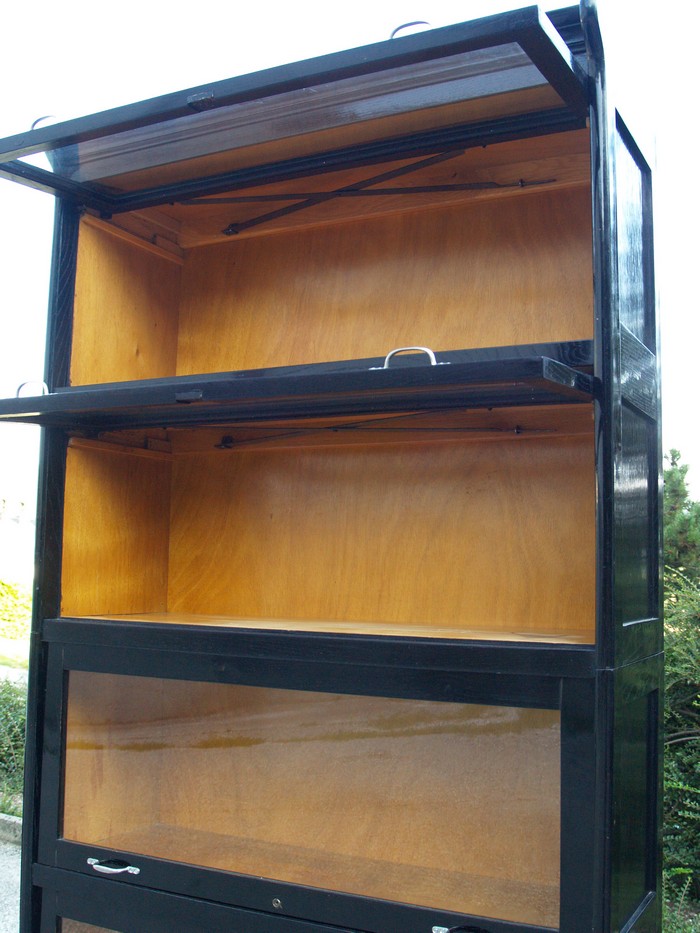 Vitrine Jugendstil schwarz