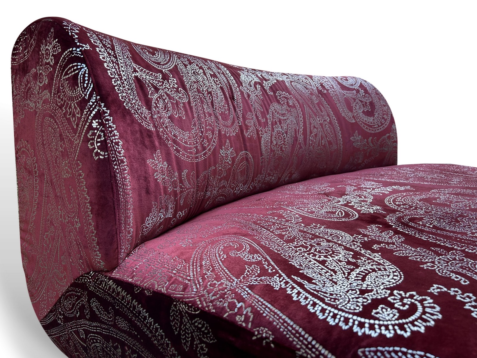 Bretz Sofa Designersofa Möbel Designklassiker silber rot rose Vintage Chill Loveseat