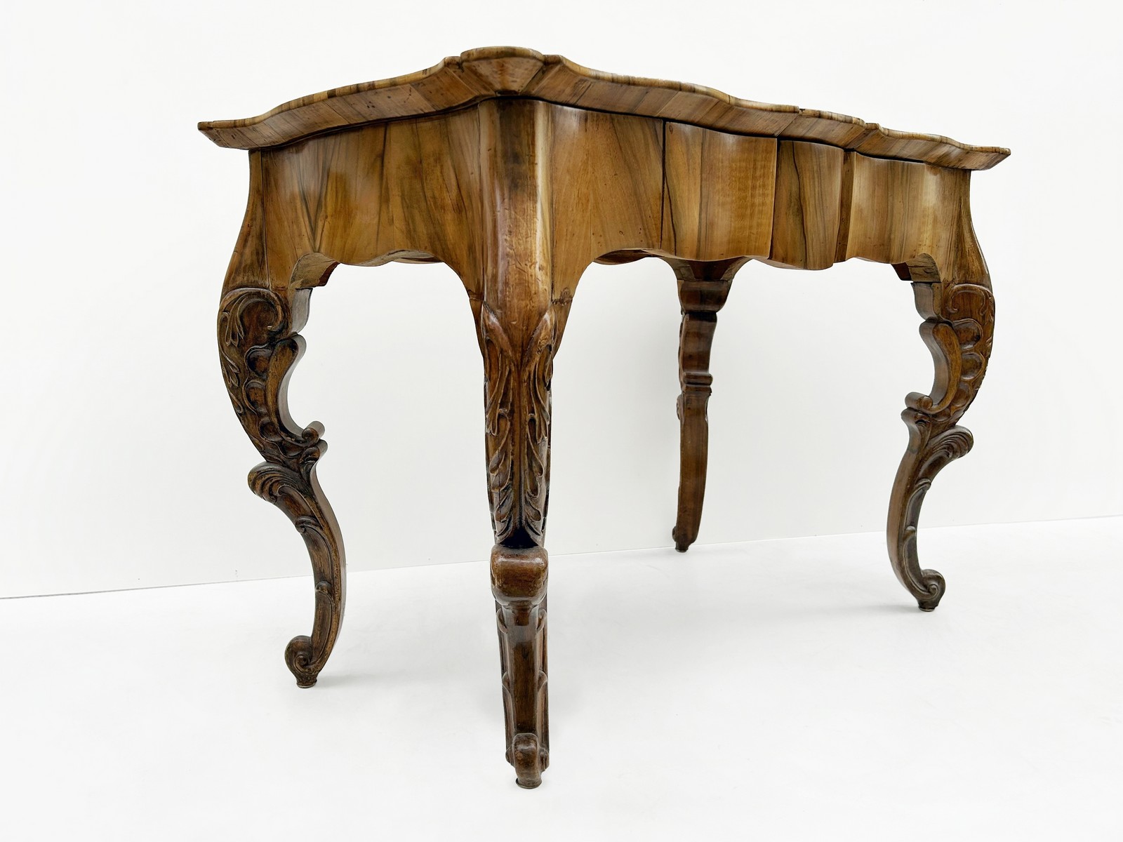 Tisch antik Biedermeier antike Möbel Nussholz Antiquität um 1800