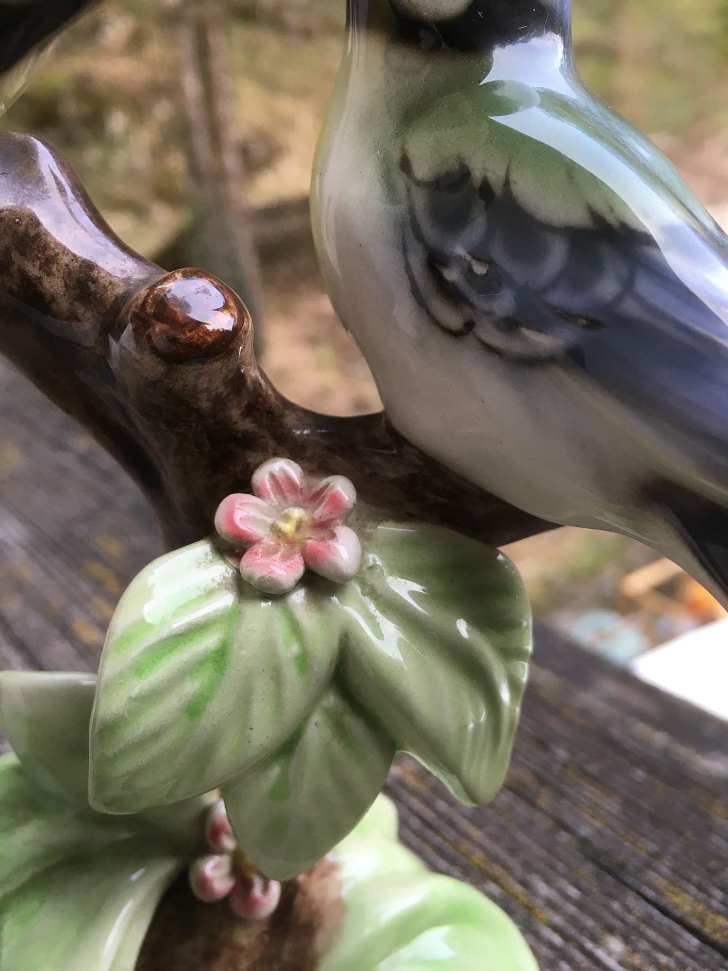 Keramos Wien "Zwei Blaumeisen auf einem Ast" Keramik Vögel