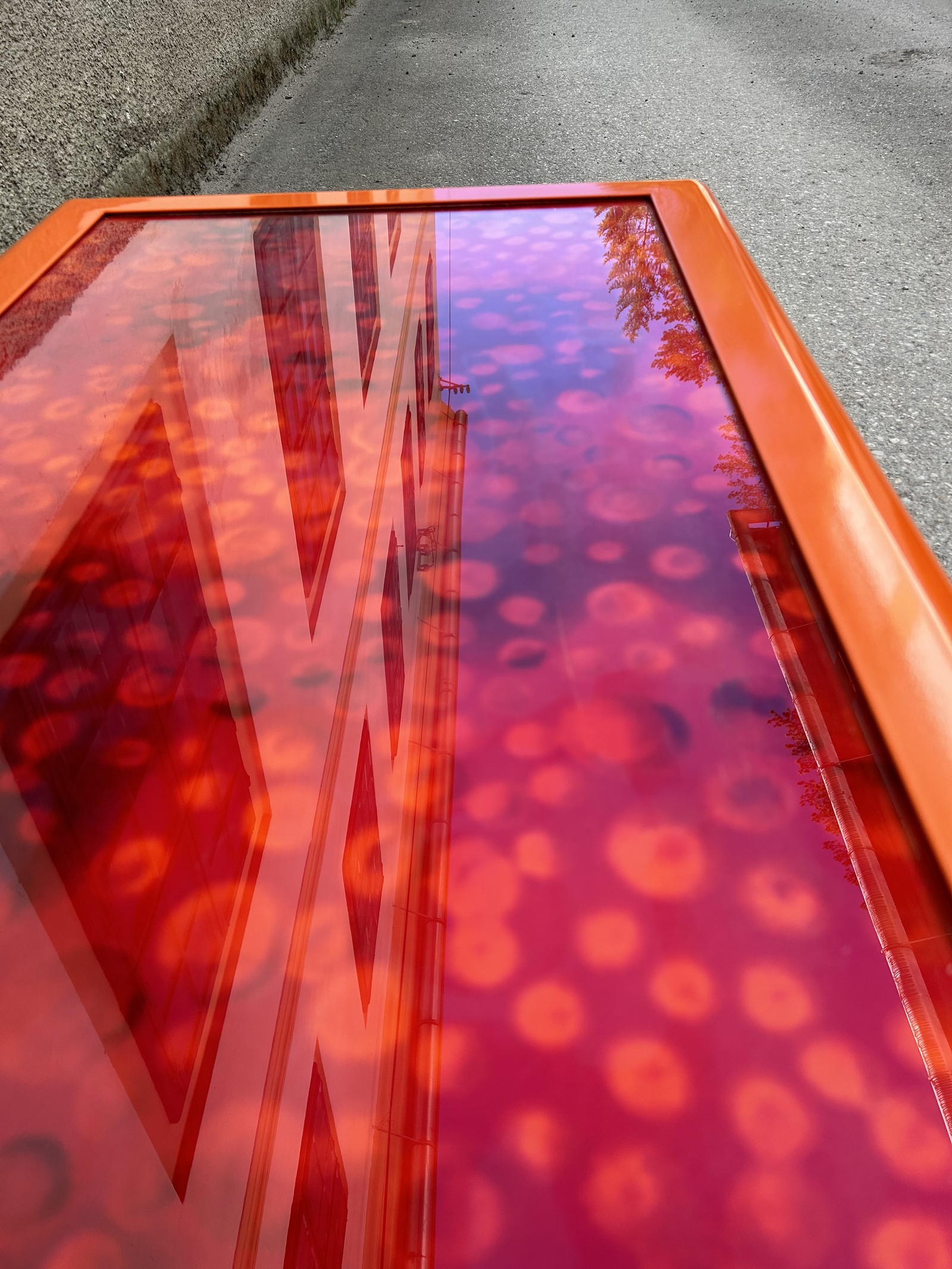 Bretz Sofatisch Couchtisch Metallmöbel Design Pop Art Keith Haring Bretz Sofatisch Couchtisch Metallmöbel Design Pop Art Keith Haring