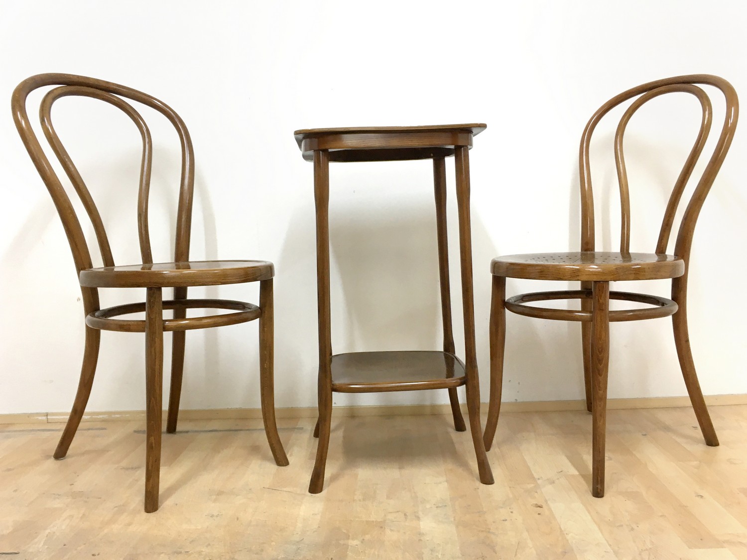 Bugholz Beistelltisch antik