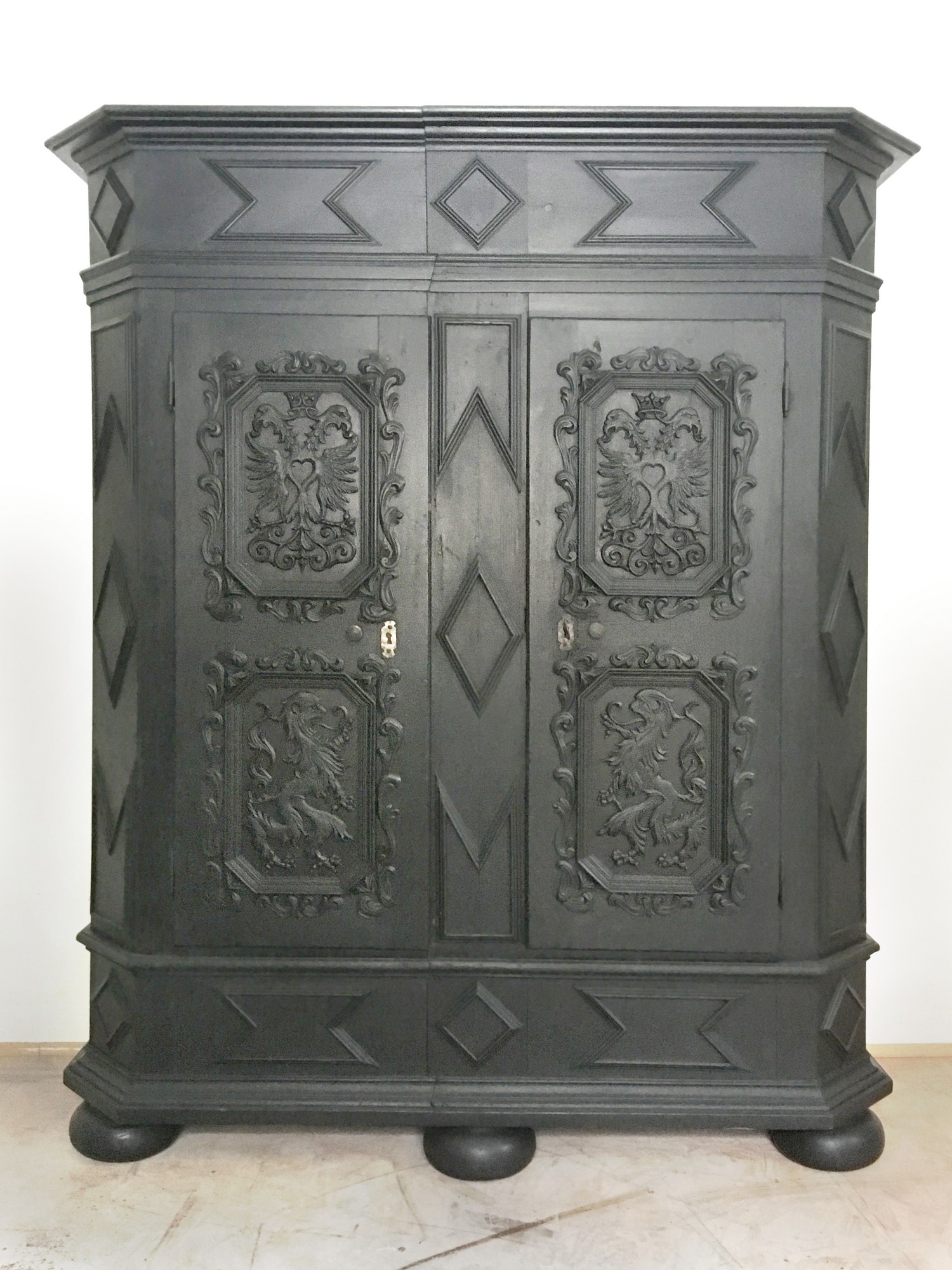 Barock Bauernschrank antik Möbel 1720