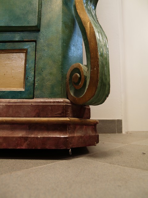 antiker Vollholz Schrank Bauernschrank bemalt