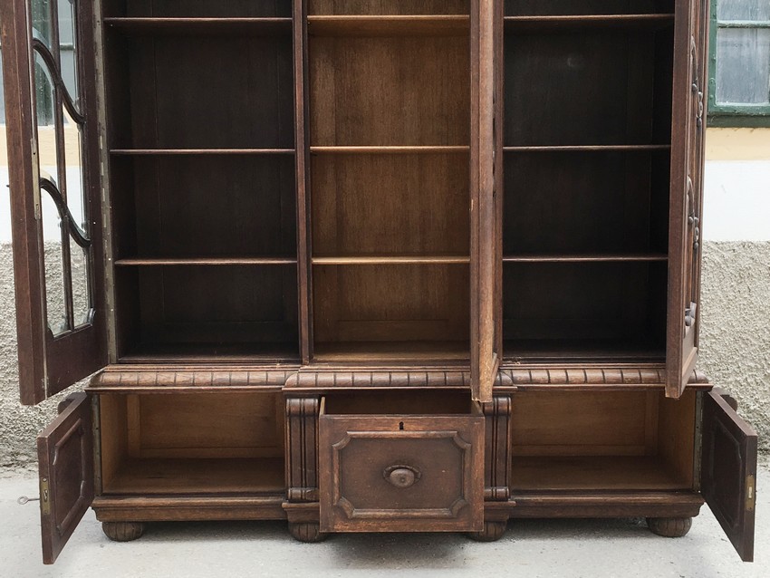 Geschirrschrank antik Vitrine beschnitzt