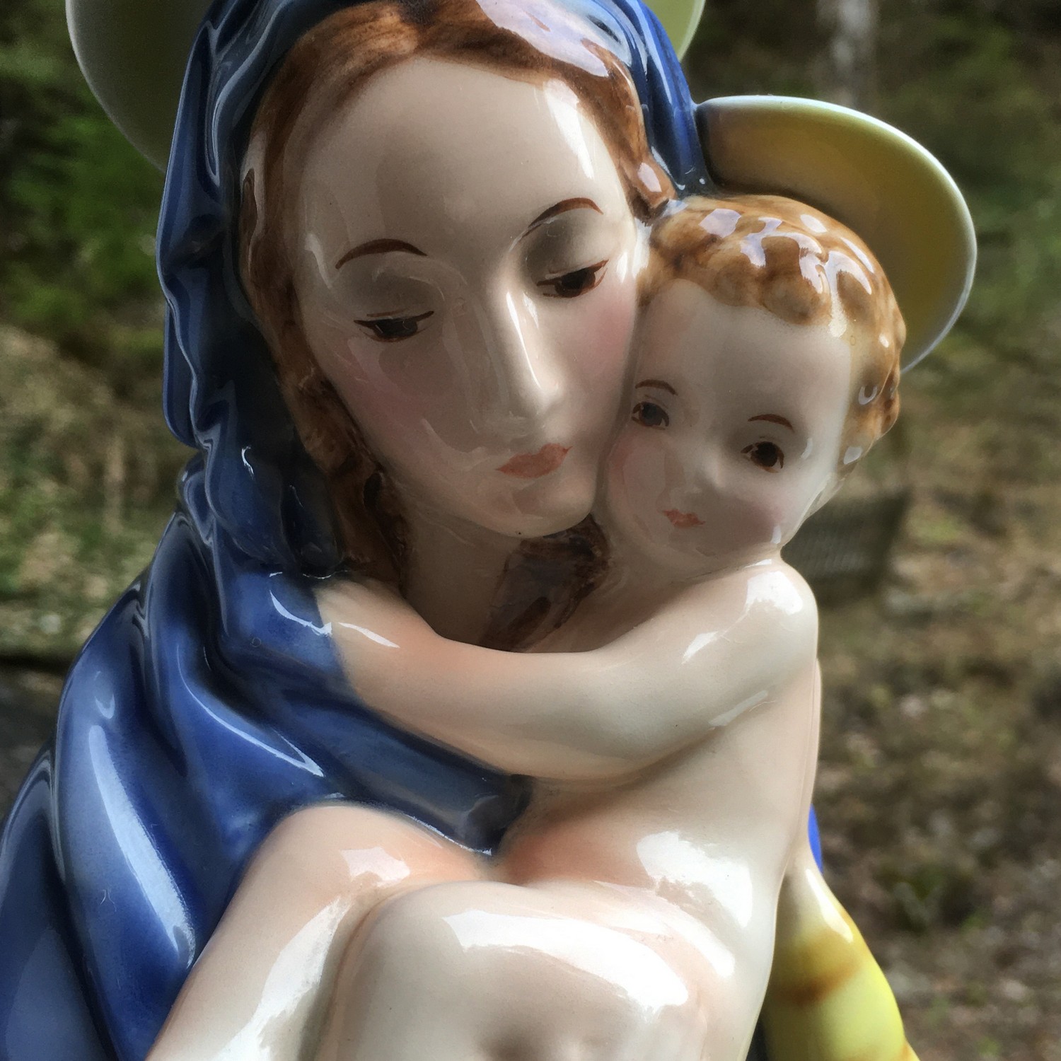 Keramos Madonna mit Kind Keramik Figur Maria und Jesus Keramos Figur Sakral Maria Josef Jesus Heiligenfigur Tischdeko Porzellan Bauernschrank Vitrinenstück neuwertig Vintage