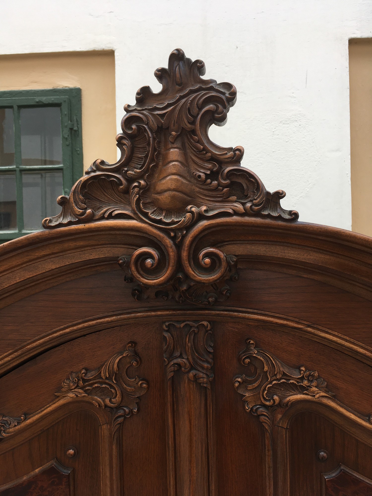 Historismus Schrank Kleiderschrank antik beschnitzt Wiener Pfeifenbarock