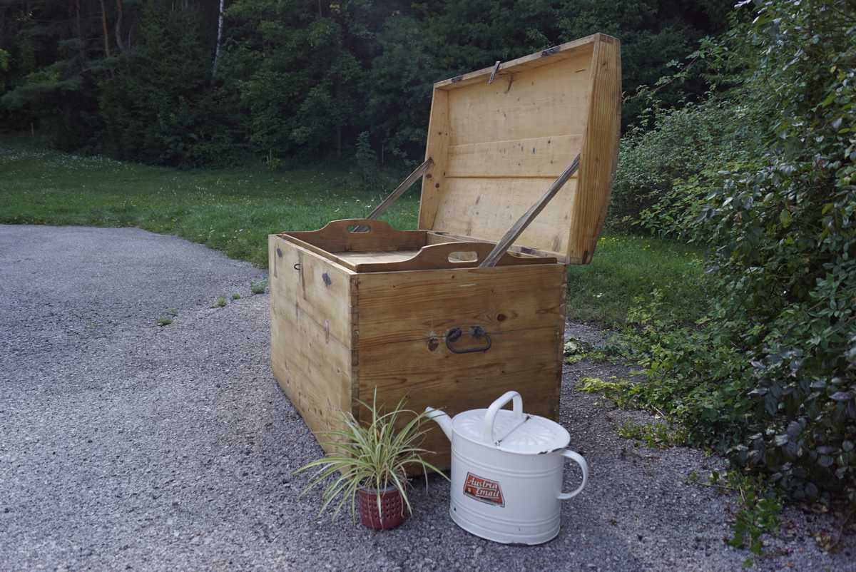 Truhe antik Tablett