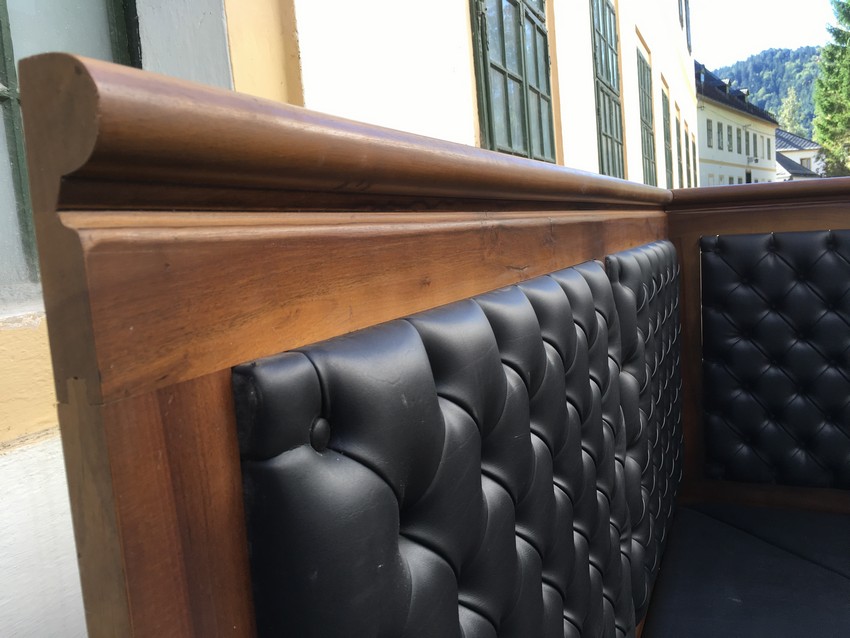 Eckbank Nussholz Leder