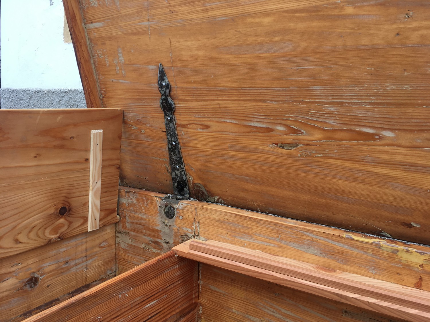 Herrschaftliche Truhe groß Weichholz 18. Jahrhundert restauriert antik