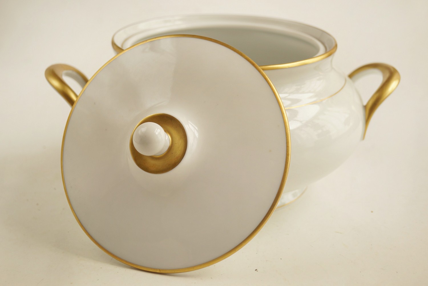 Original Hutschenreuther Suppenterrine Goldrand Crescendo