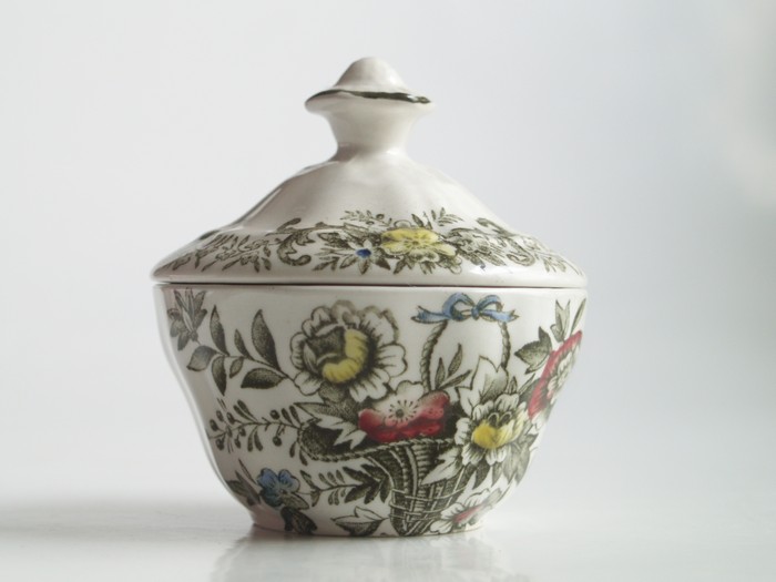 Staffordshire Zuckerdose