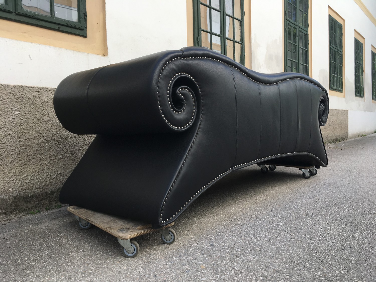 Design Sofa Original noir Bretz gebraucht neuwertig Film Requisite Nachhaltig Möbel kaufen