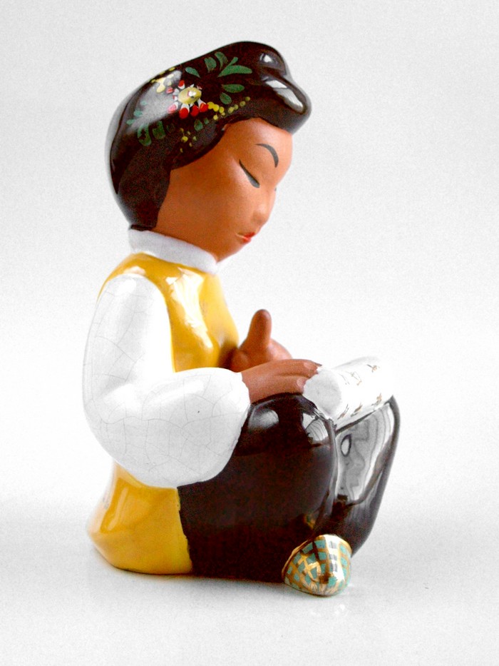 Chinese Figur lesend Austria Charli Bauer Gmundner Keramik alt "Mädchen"