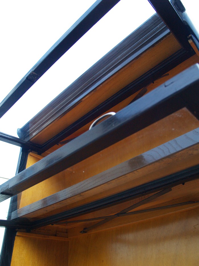 Vitrine Jugendstil schwarz