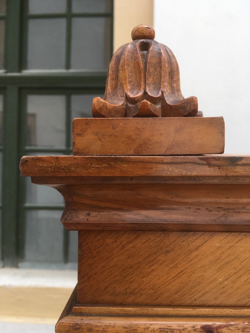 Buecherschrank Historismus