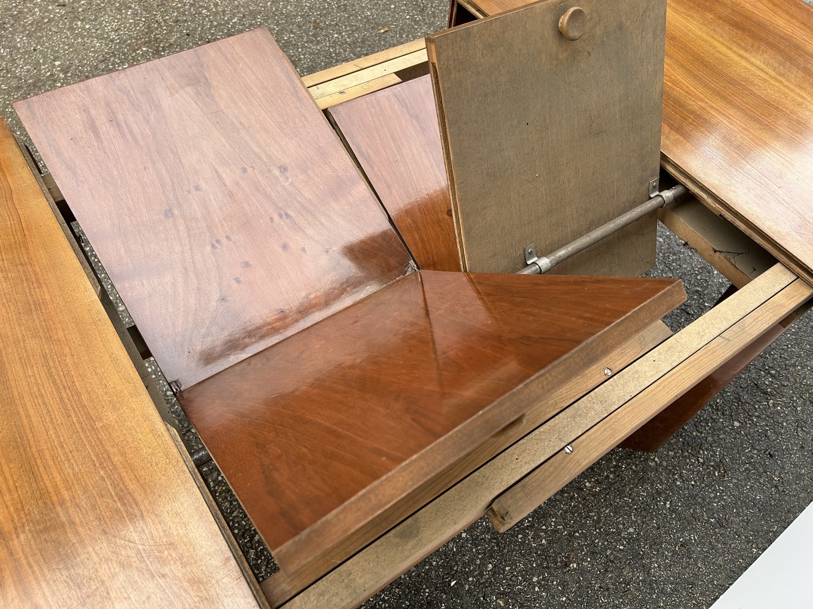 artdeco tisch antik ausziehbar nuss art deco Speisetisch massivholz antiquität brutalistisch Refugiumstisch