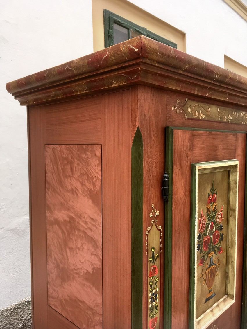 Voglauer Kleiderschrank rot