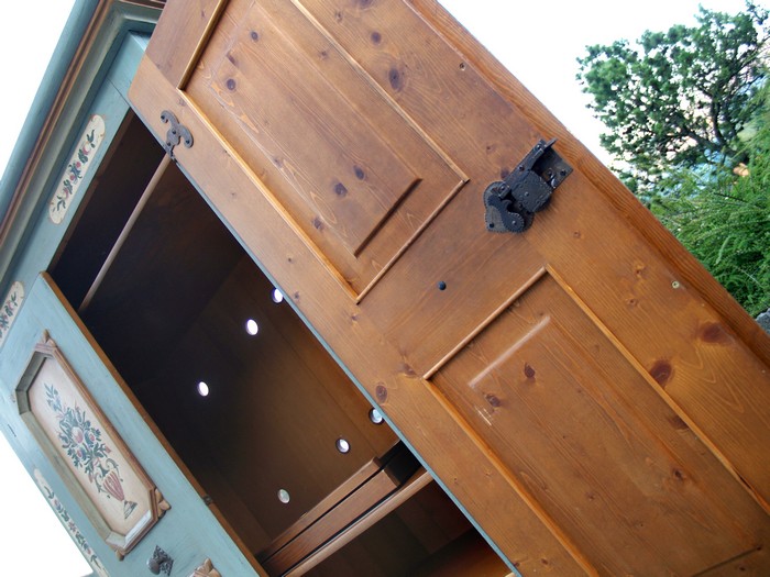 Voglauer Bauernschrank Anno blau