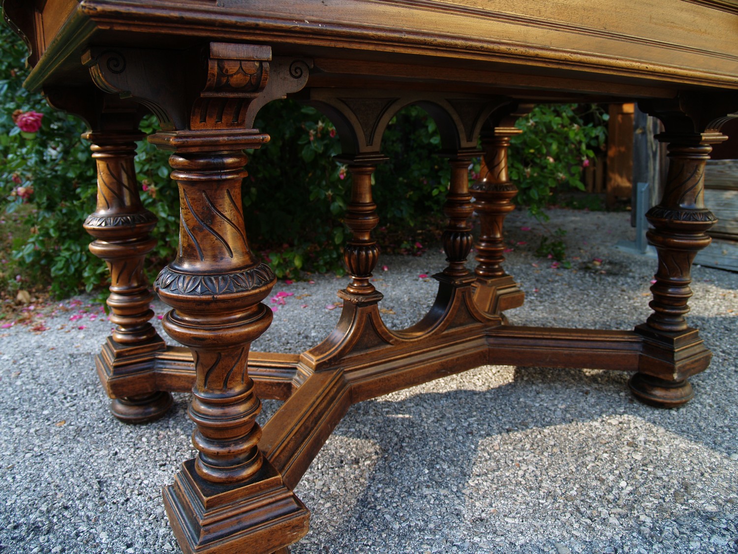 antiker Esstisch Antiker Tisch Vollholz Speisetisch Säulen Historismus Nuss Vintage Möbel