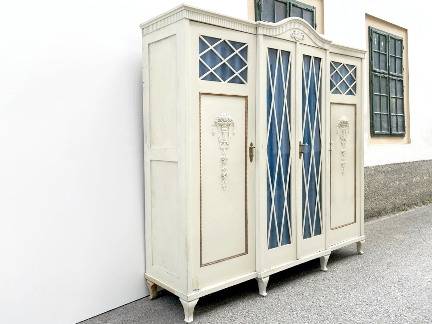 Shabby Chic Omas Kleiderschrank antik