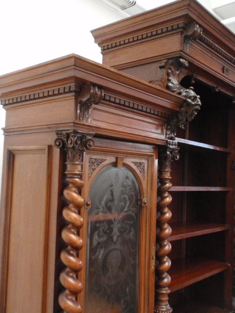 antiker Bücherschrank Herrenzimmer