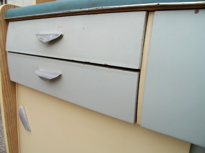 Küchenschrank Pastell