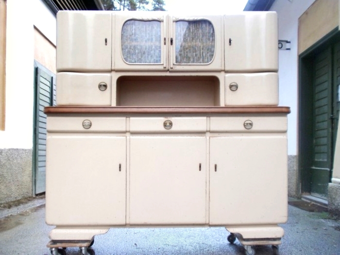 Kuechenschrank alt