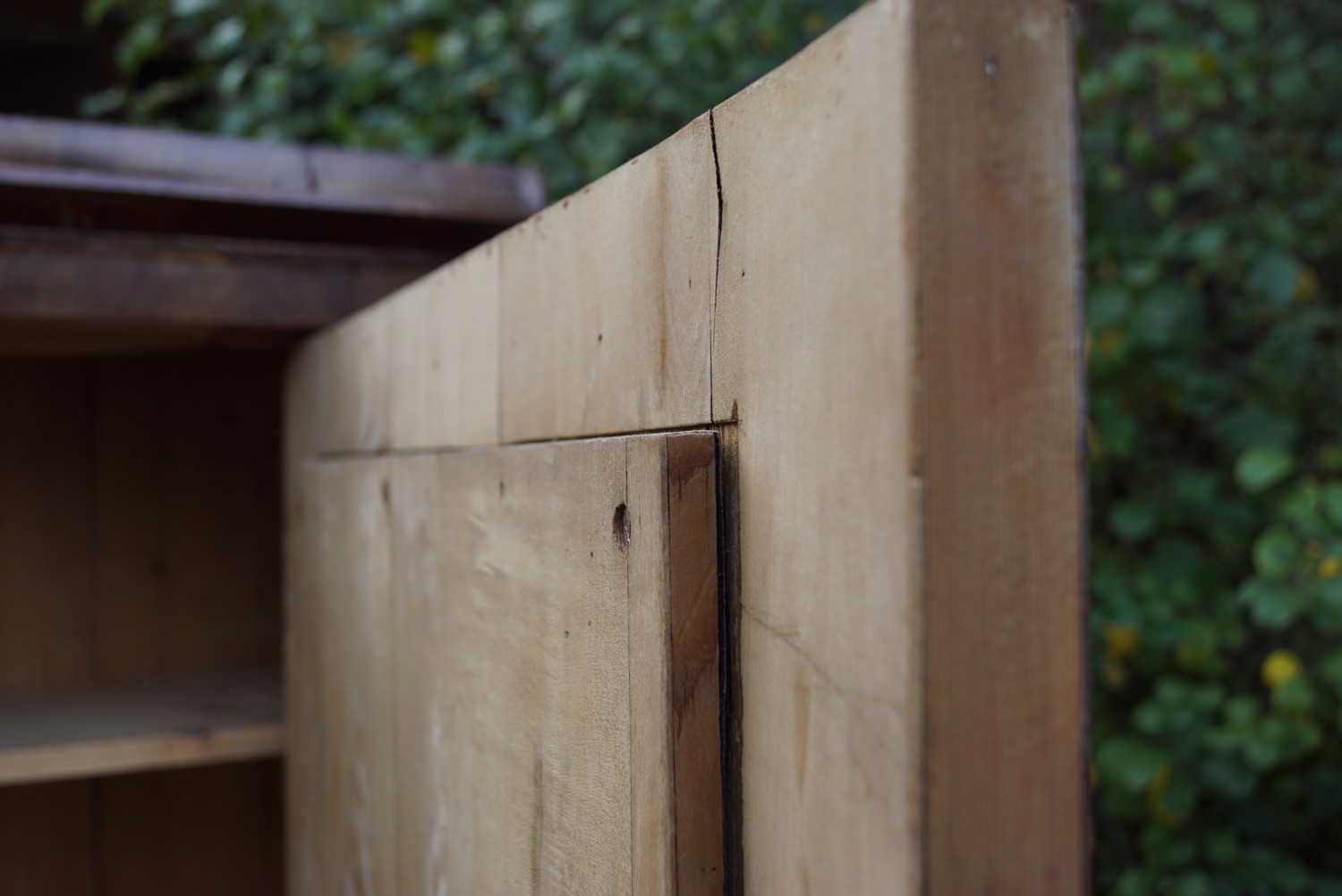 antiker Schrank Vollholz