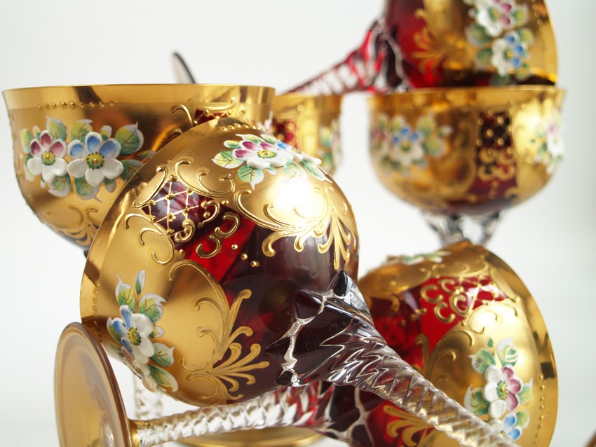 Bleikristall Gläser Böhmen rot gold