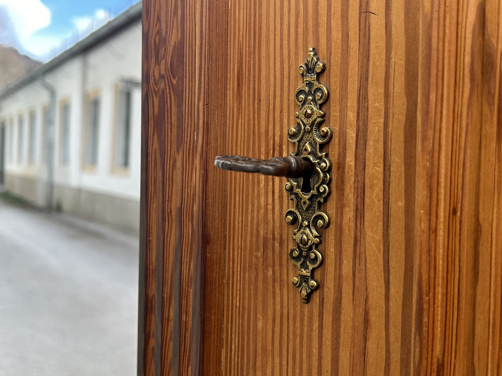 Hallenschrank Landhausstil Möbel Weichholz großer Schrank