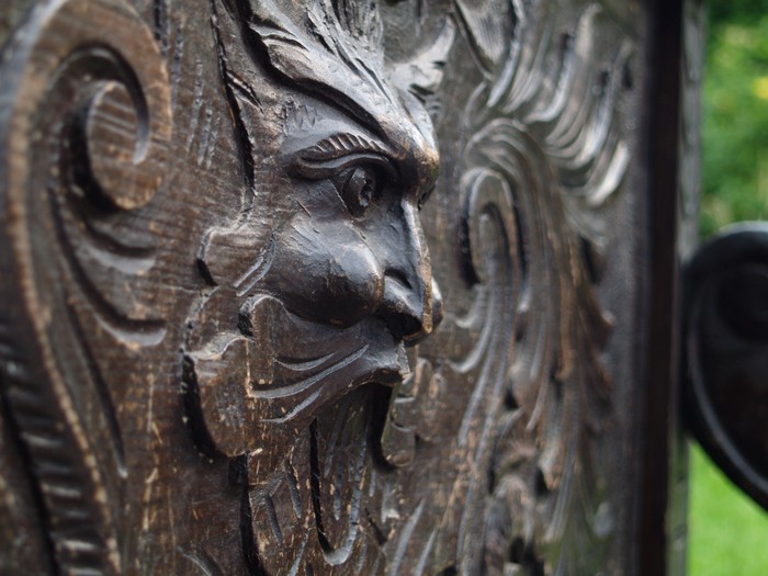 Gothic Möbel antik Teufel