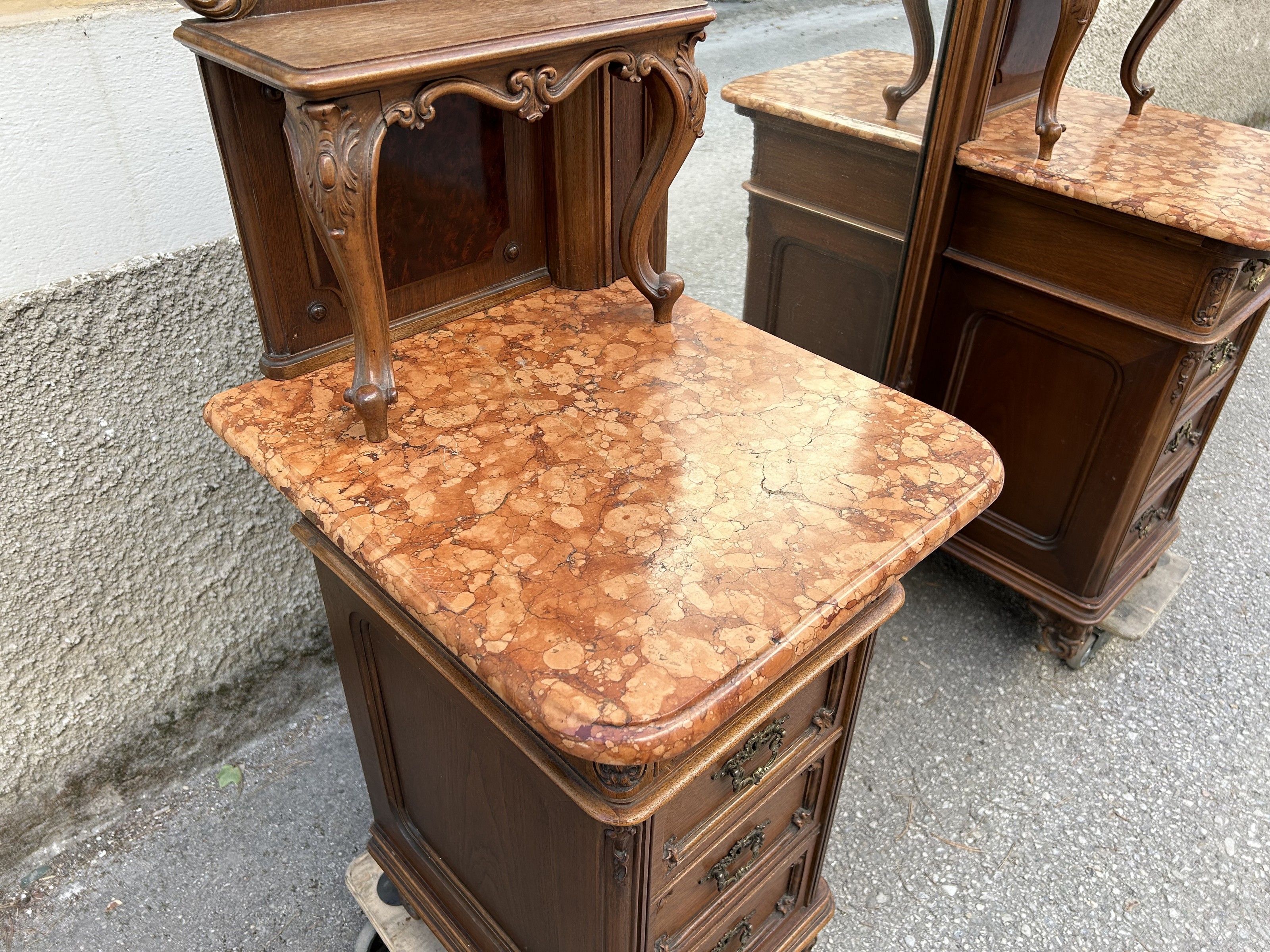 Garderobeschrank antik Wiener Pfeifenbarock 1870 Möbel mit großem Spiegel und Marmorplatte