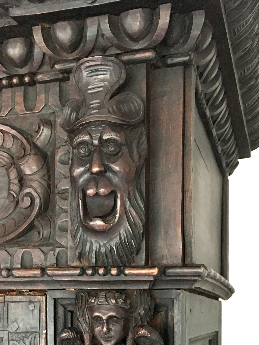 Neorenaissance Schrank Vitrine Satyr Putten