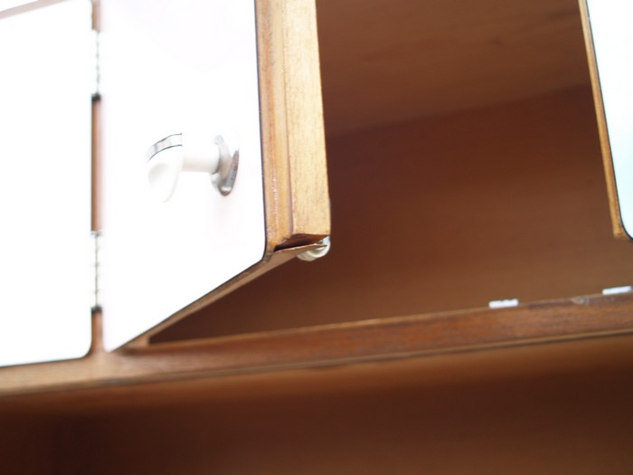 Küchenschrank Midcentury Pastell