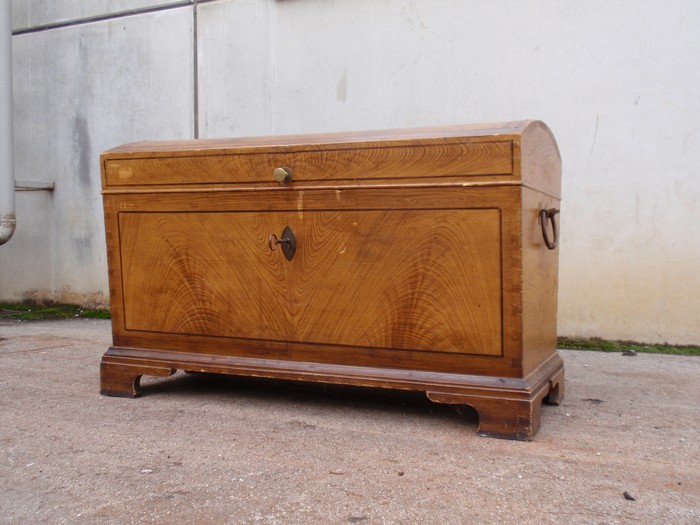 Truhe antik Vollholz