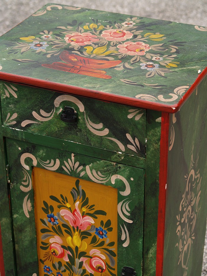 Bauernmalerei Schrank