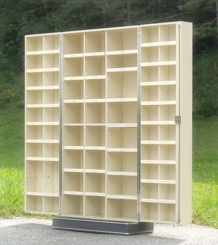 Midcentury Apothekerschrank