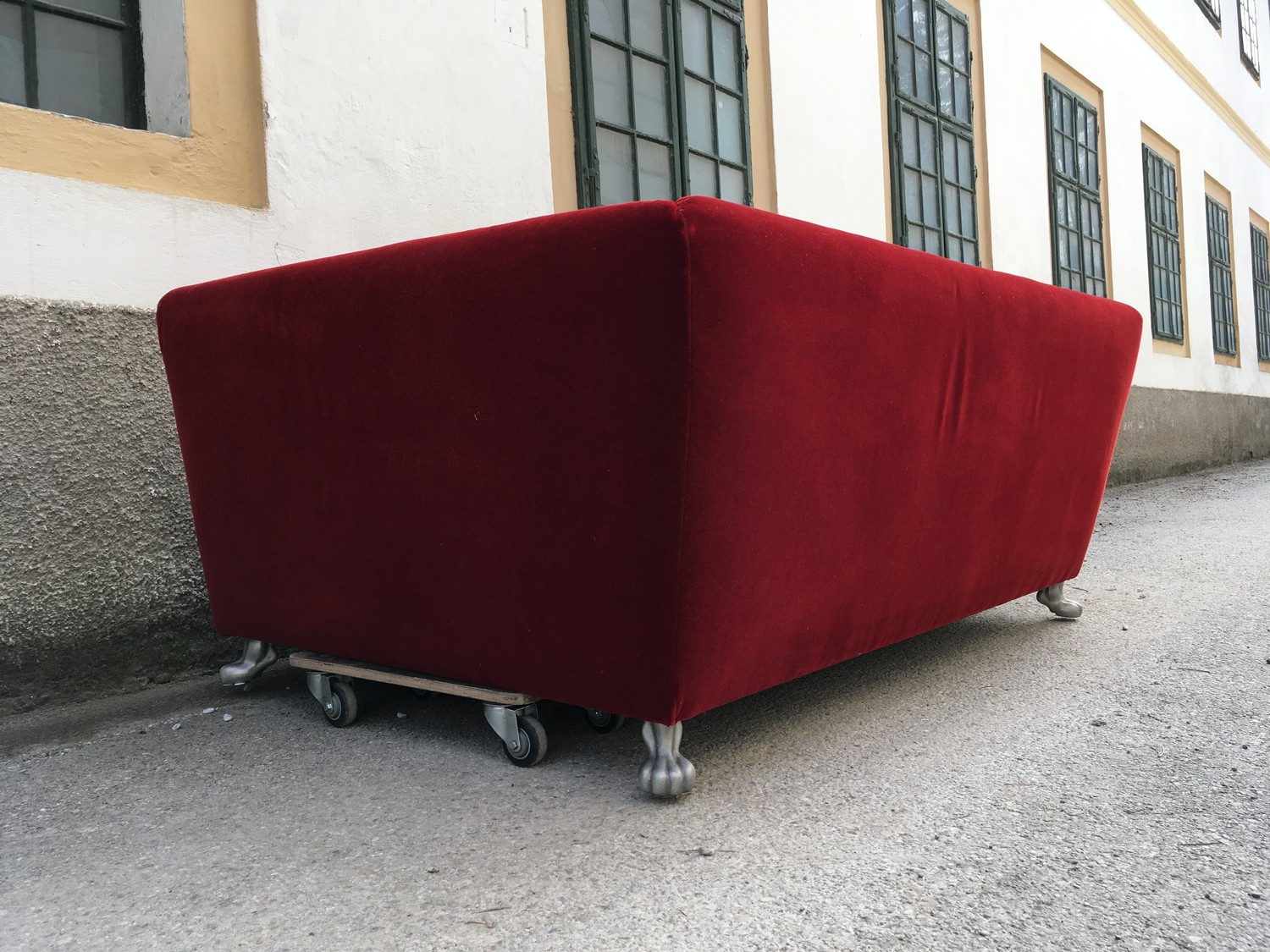 Bretz Sofa rot Mohair Monster Design Möbel